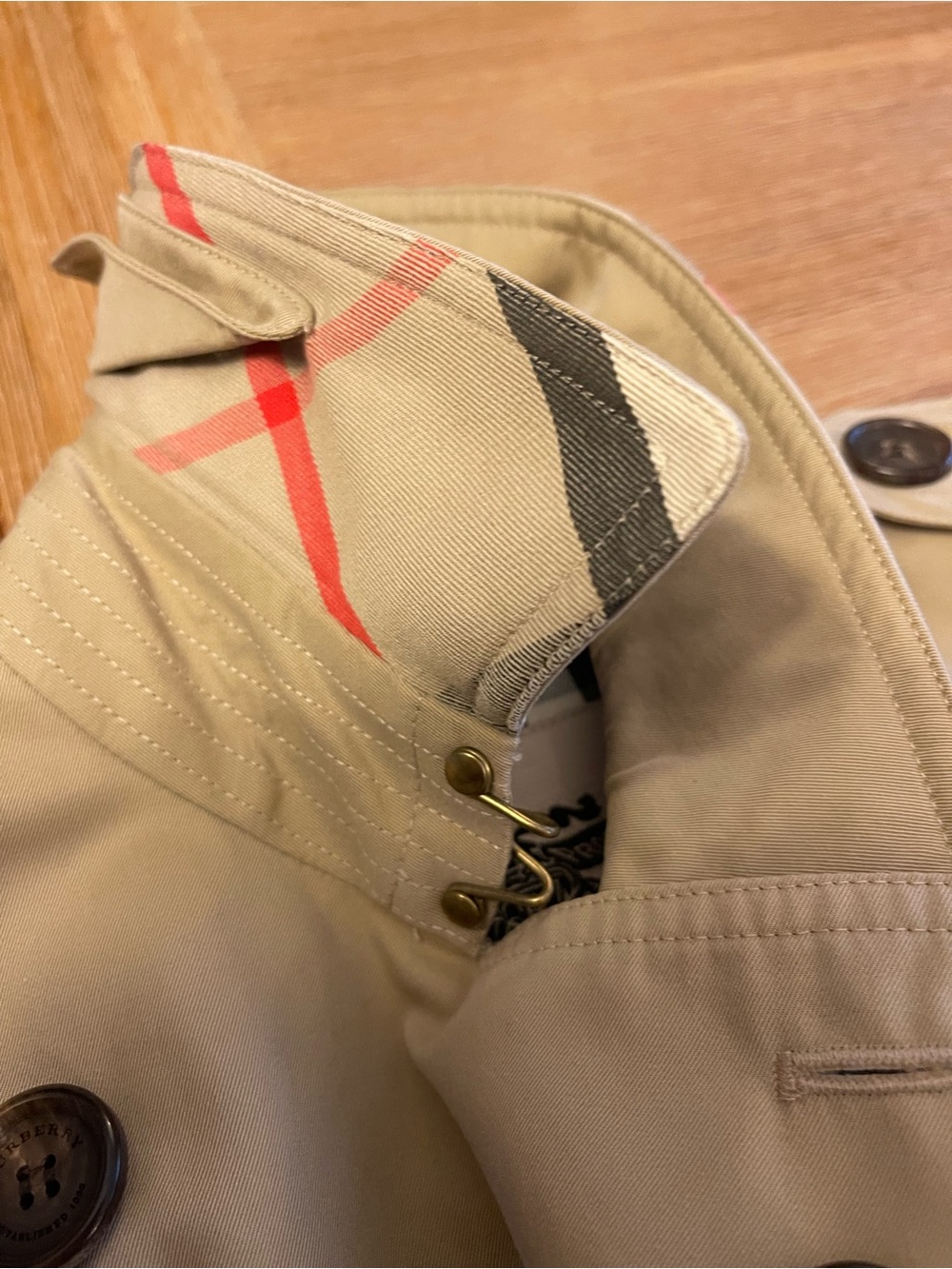 Authentic Burberry Beige Double-Breasted Trench Coat - Picture 7 of 14